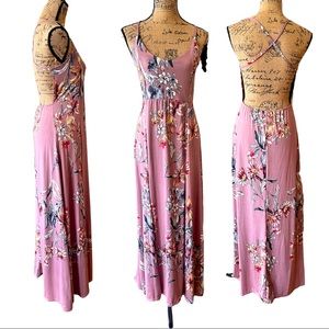 Multicolor maxi summer dress with spaghetti straps open back.